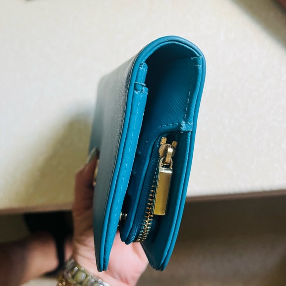 NWOT Beautiful Turquoise Long TORY BIRCH Authentic Wallet with stunning inside! - Picture 7 of 9